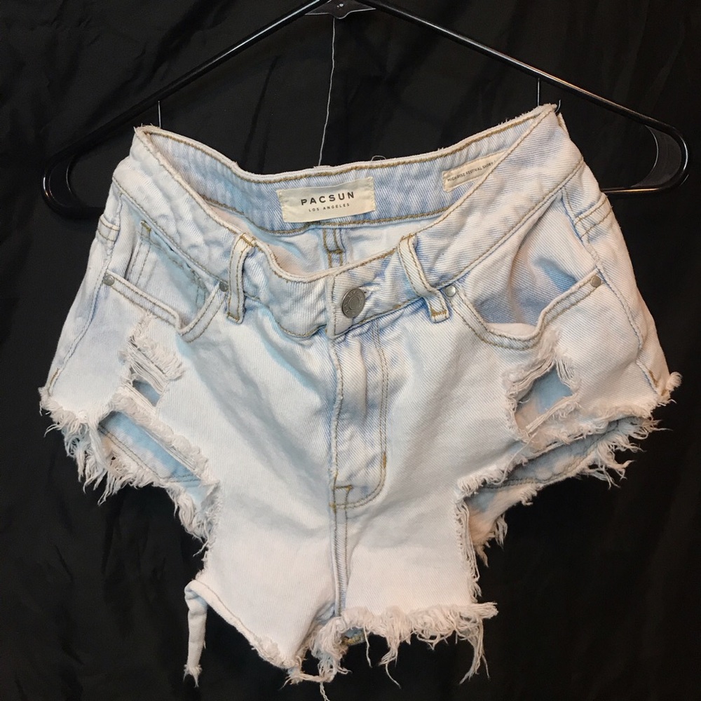 very short pacsun ripped jean shorts😄